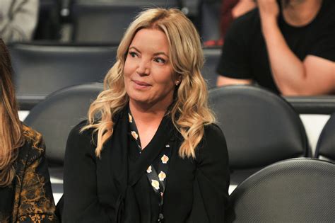 Lakers Owner Jeanie Buss Responded to This .